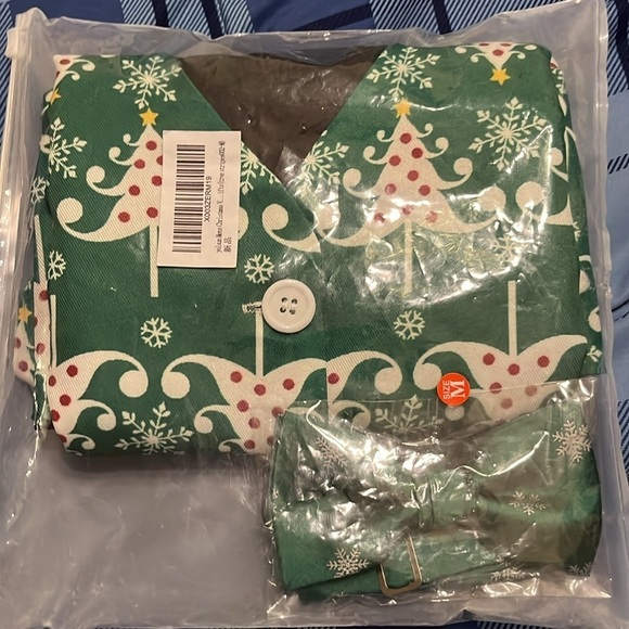 Festive Green and White Vest with Bow Tie - Picture 7 of 7